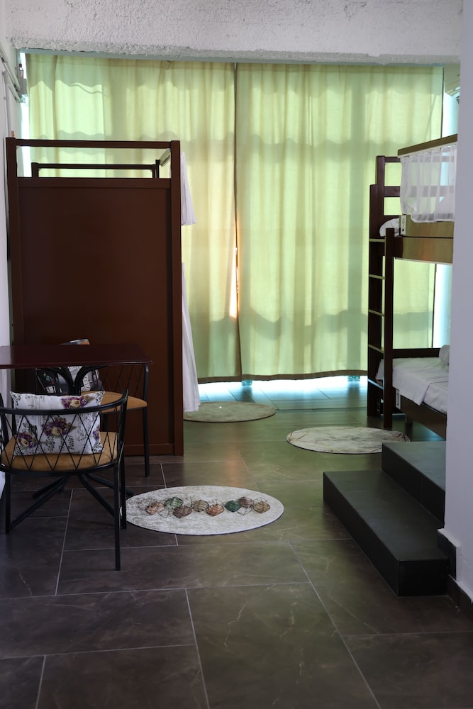 Basic Shared Dormitory, Mixed Dorm