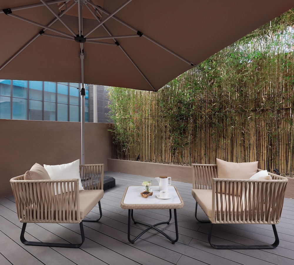 Deluxe Double Room, Courtyard View