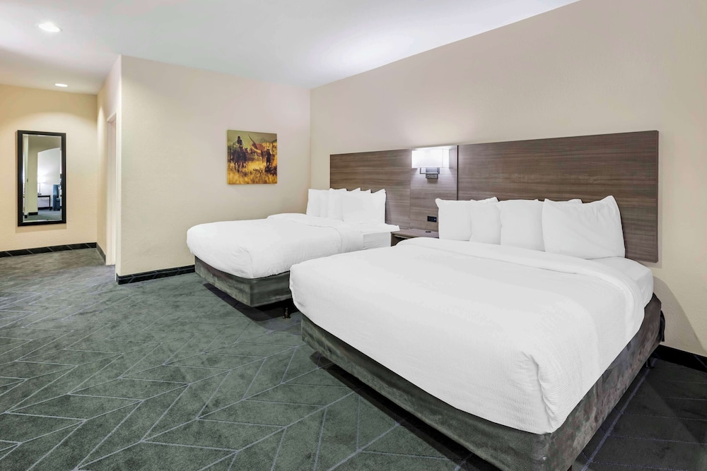 Standard Room, 2 Queen Beds, Bathtub photo 1