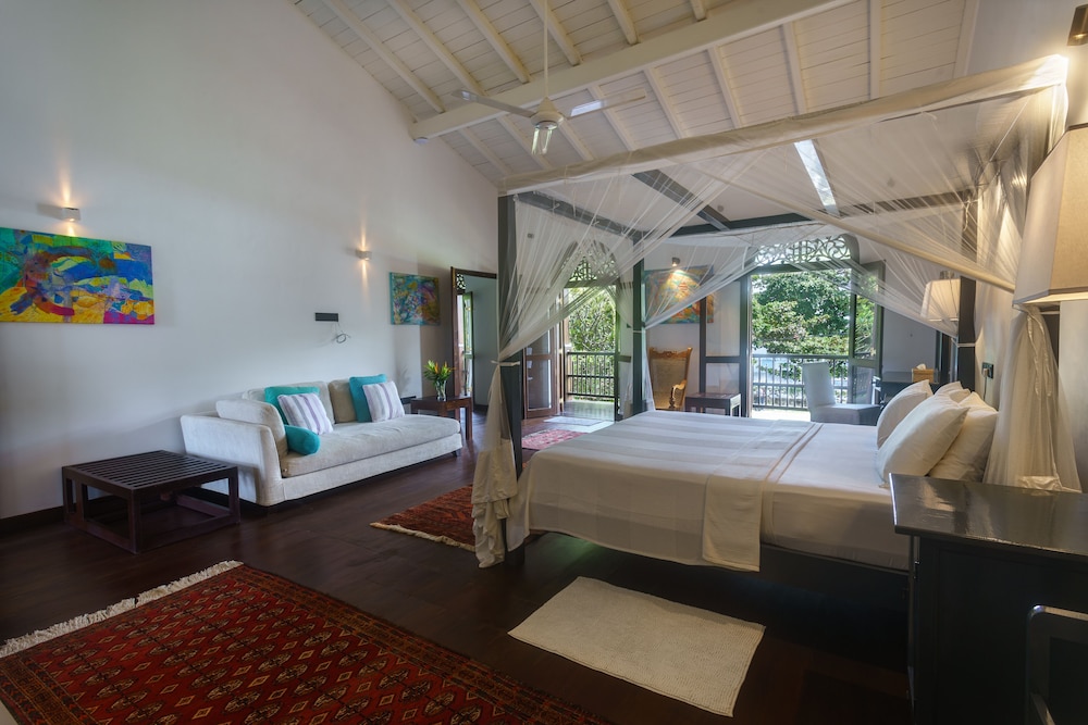 Luxury Double Room, 1 Queen Bed, Ensuite, Sea View photo 2