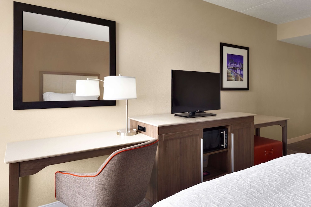 Room, 2 Queen Beds, Non Smoking, Refrigerator & Microwave - Photo 3