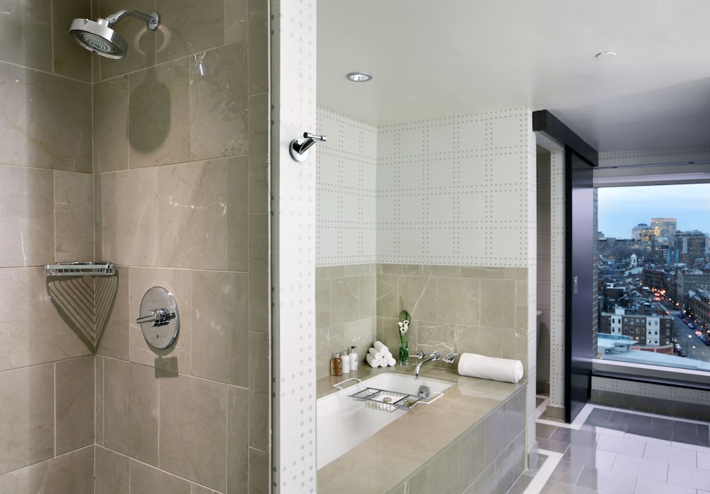 Suite, 1 Bedroom, City View (Mobility Accessible, Tub)