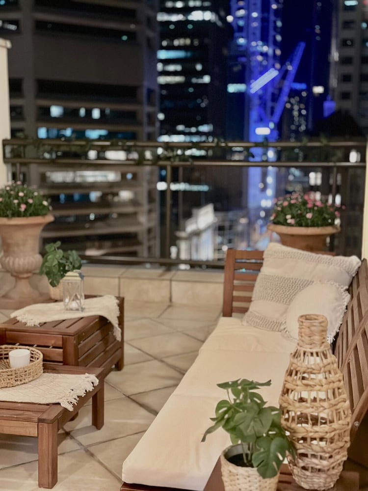 Luxury Sub-Penthouse thumbnail 6
