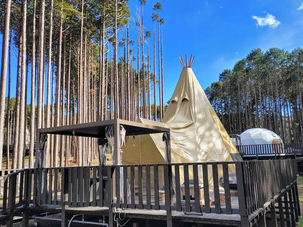 Basic Twin Room, 2 Double Beds, Non Smoking, Mountain View