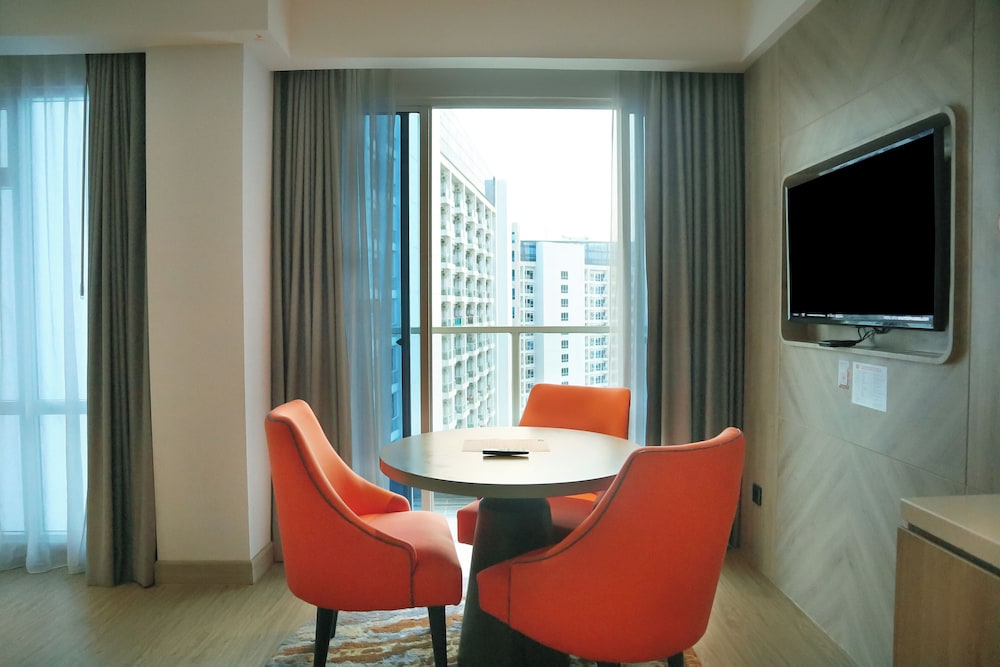 Suite, 2 Bedrooms - Photo 5