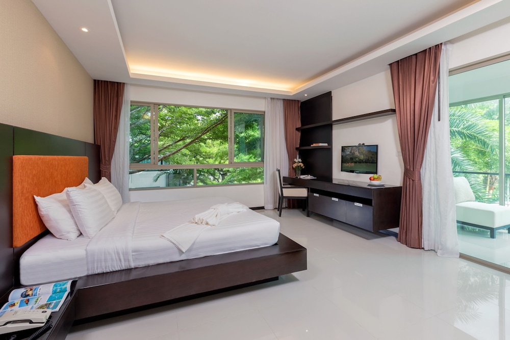 2 Bedroom Suite photo 2