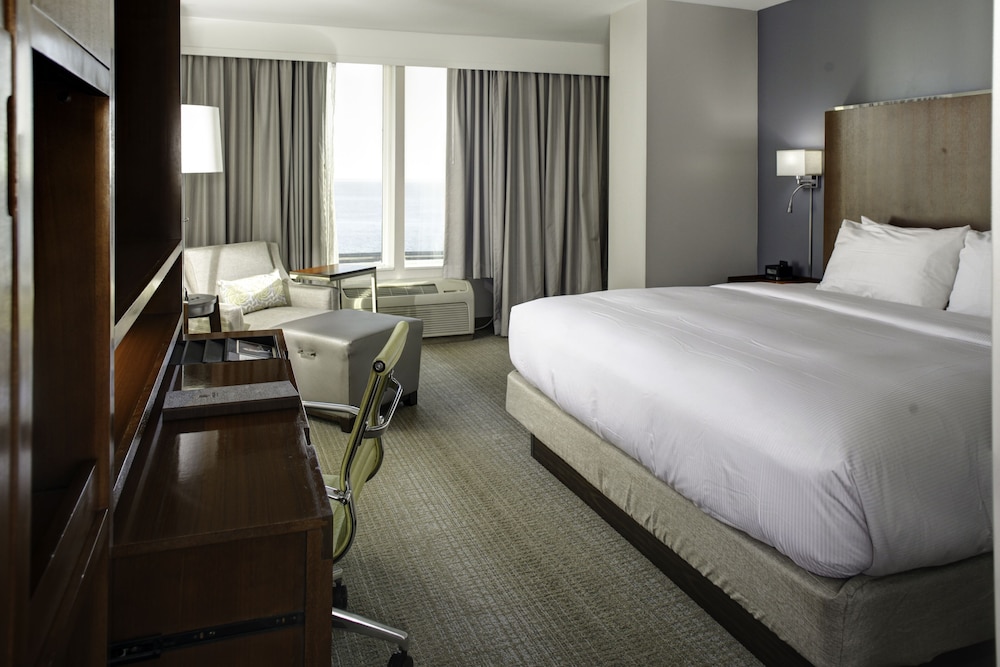 Room, 1 King Bed, Non Smoking (Gulf View) - Photo 3