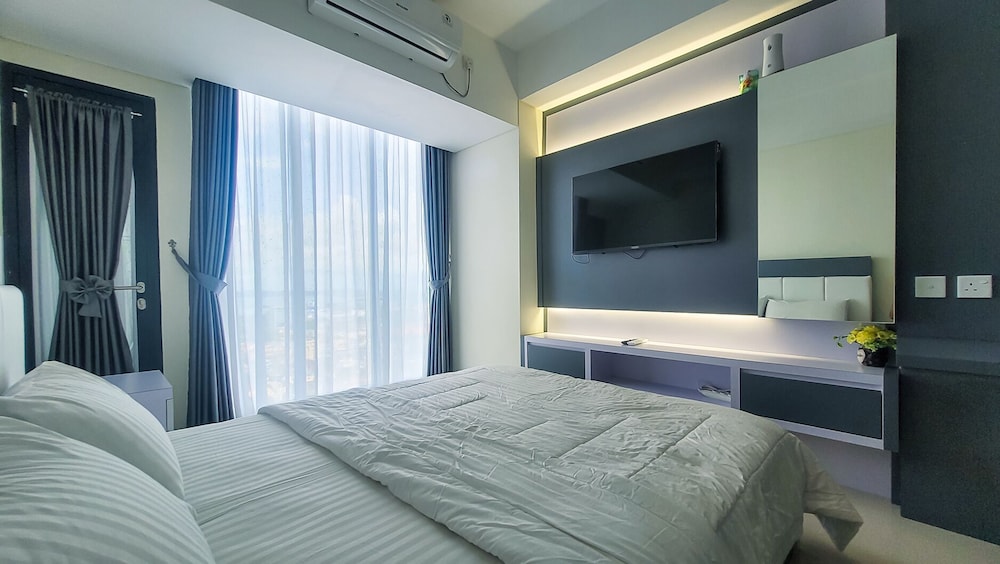 Royal Apartment, 1 King Bed, Non Smoking photo 1