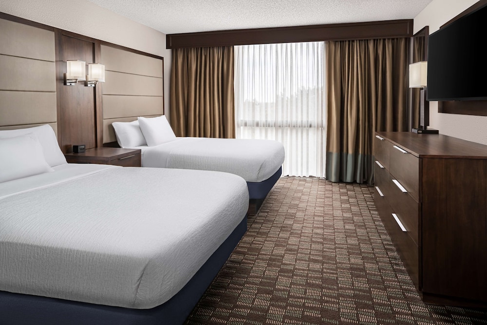 Room, 2 Queen Beds, Accessible (Hearing) - Photo 2
