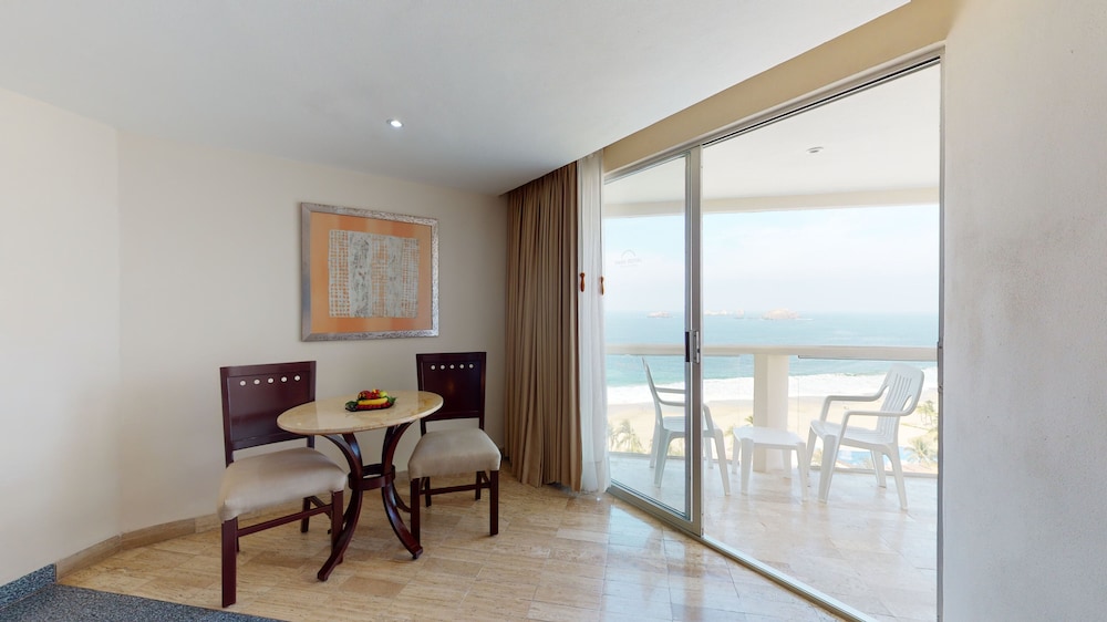 Royal Ocean Front King - Photo 2