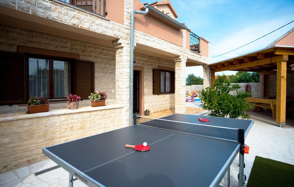 Villa photo 2