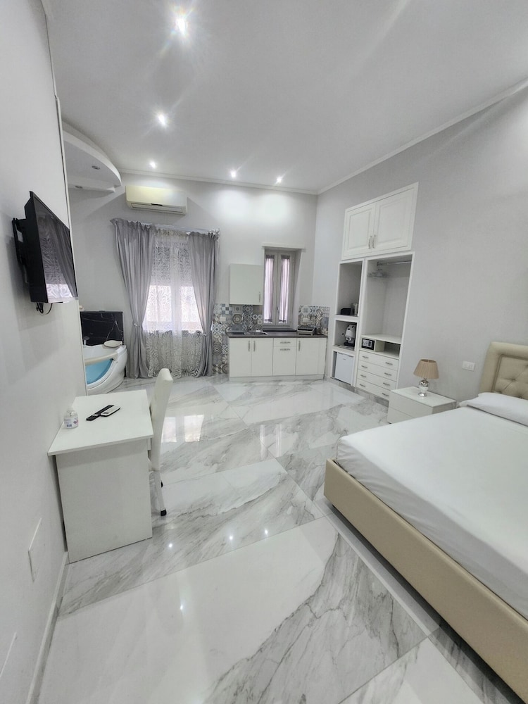 Superior Suite, Balcony, City View