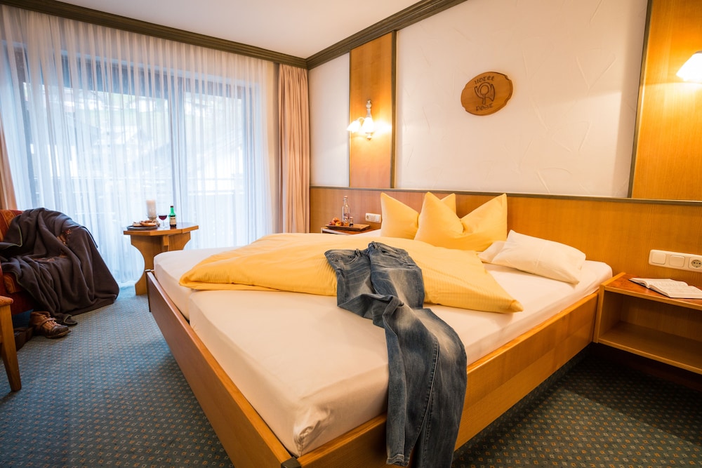 Double Room, Balcony, Mountain View