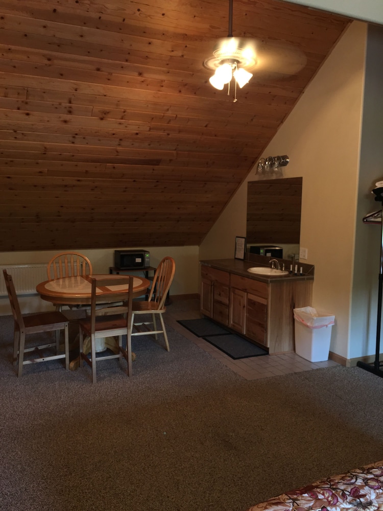 Room (#9) photo 1