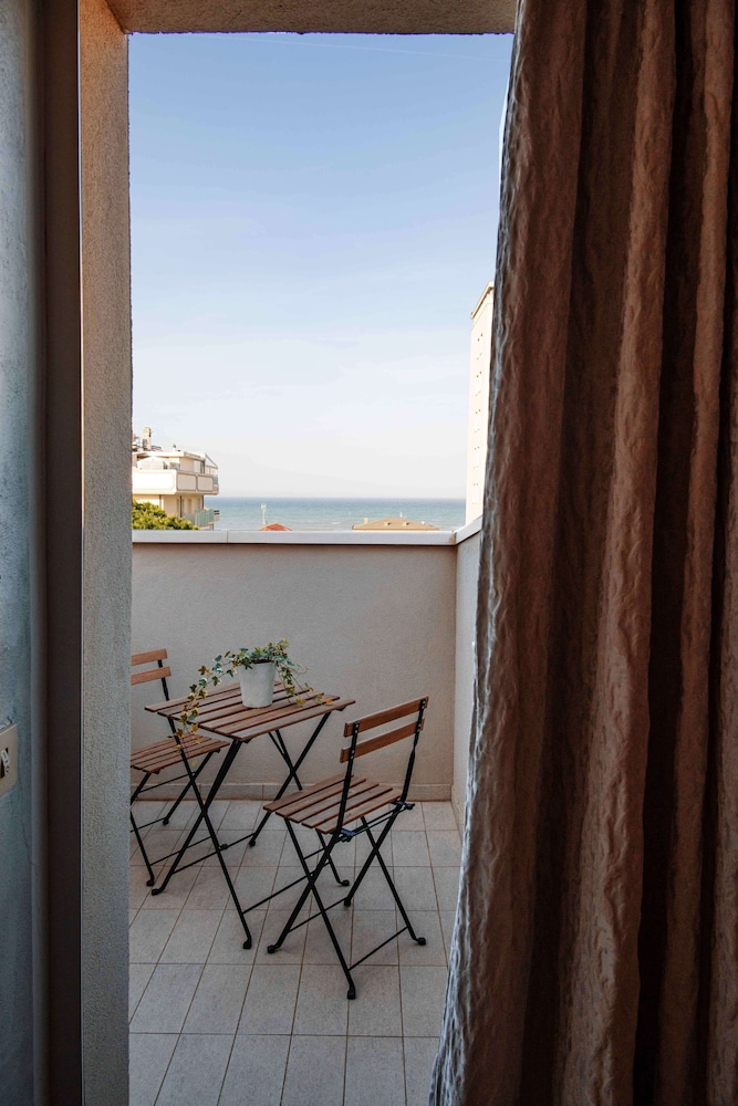 Double Room, Balcony - Photo 8