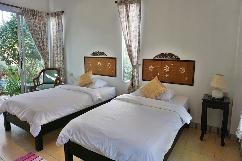 Premium Room - Photo 9