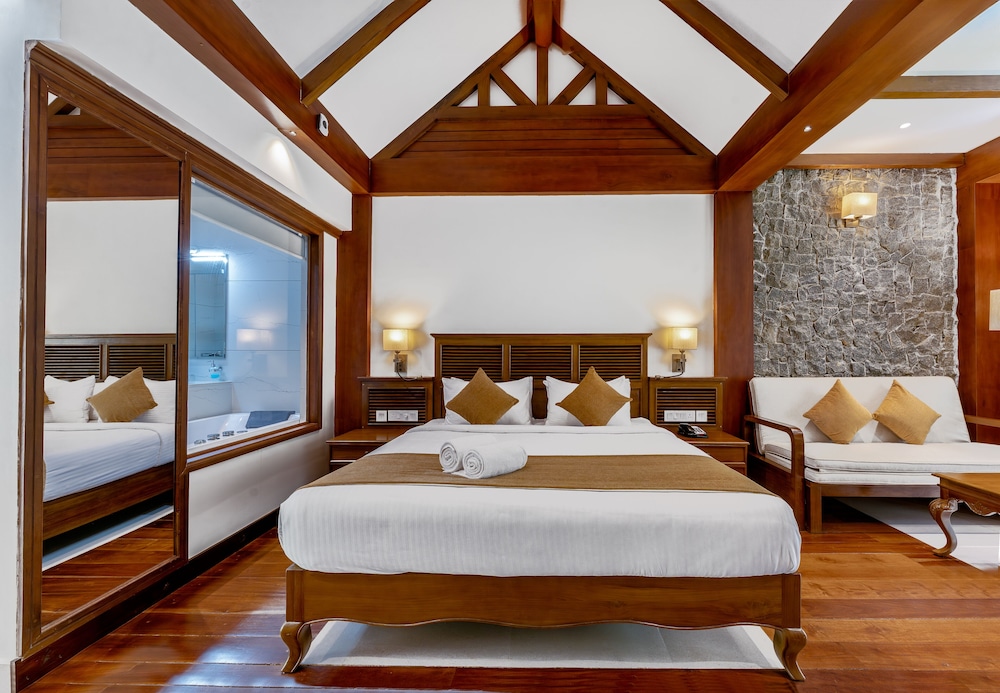 Royal Room, 1 King Bed, Non Smoking, Private Bathroom photo 3