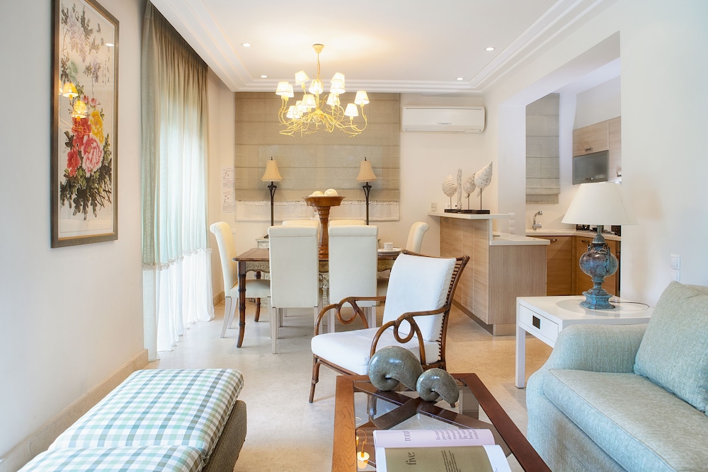 Junior Villa, 1 Bedroom, Pool View photo 2