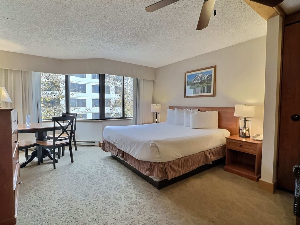 Signature Studio, Multiple Beds No Resort Fee