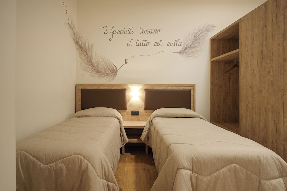 Family Quadruple Room photo 3