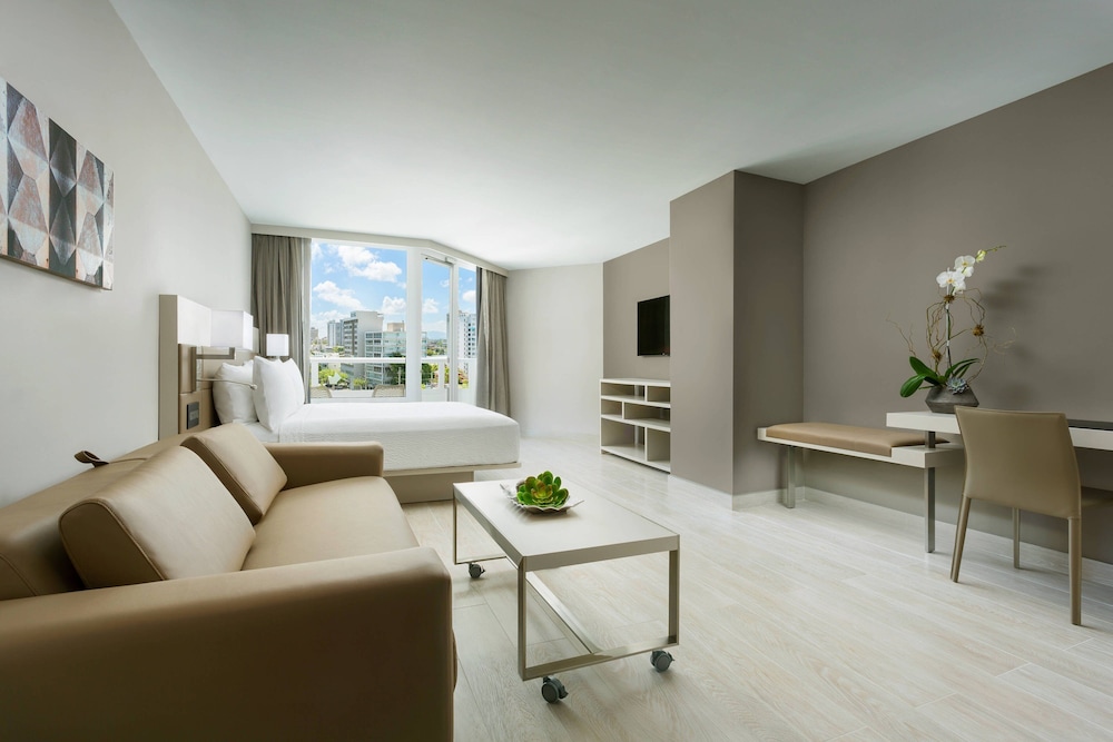 Executive Room, 1 King Bed with Sofa bed, Balcony