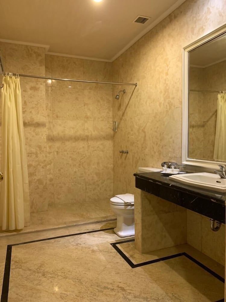 Deluxe Room - Photo 2