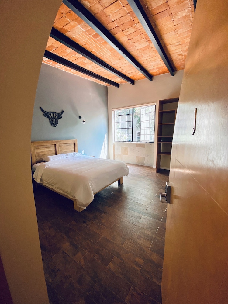 Executive Room, 1 Queen Bed photo 3