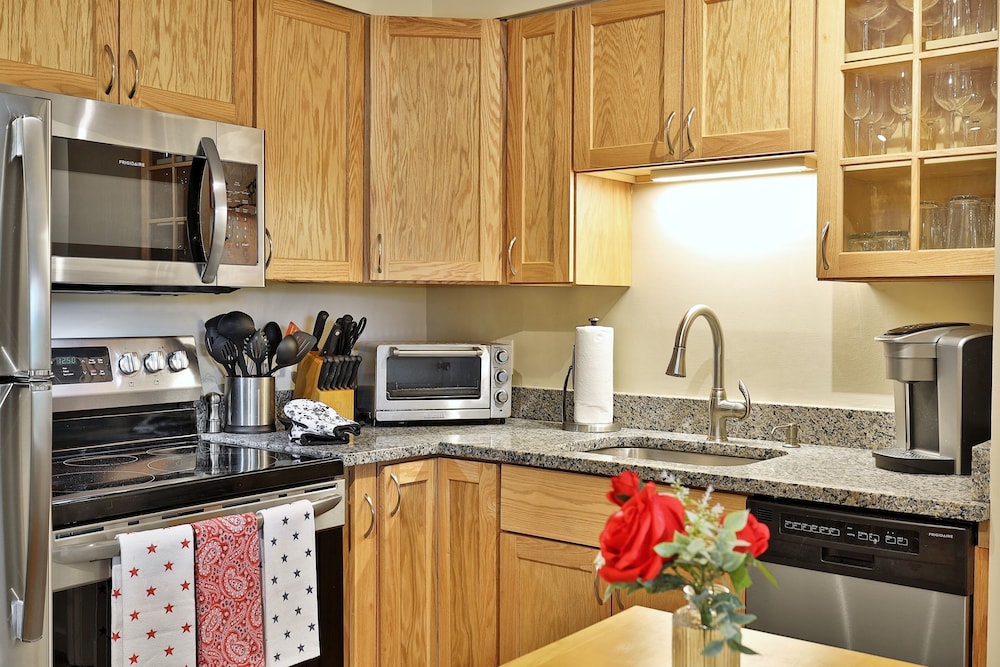 Condo, 3 Bedrooms photo 3