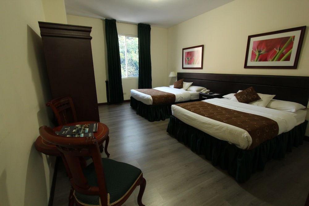Classic Double Room, 2 Queen Beds