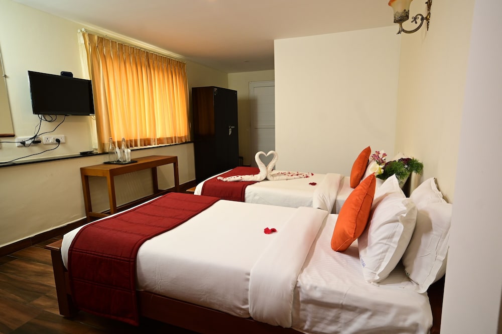 Deluxe Twin Room - Photo 12