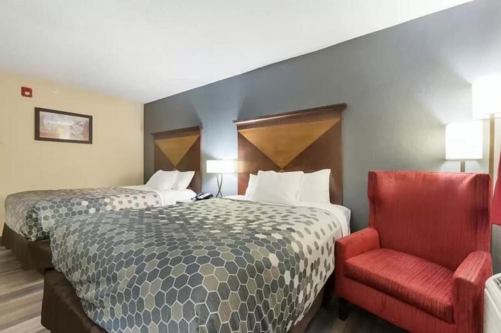 Standard Room, 2 Queen Beds, Non Smoking - Photo 7