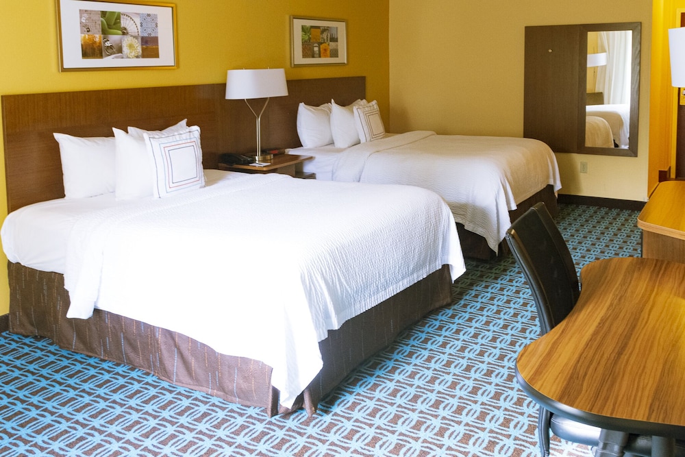 Room, 2 Queen Beds - Photo 3