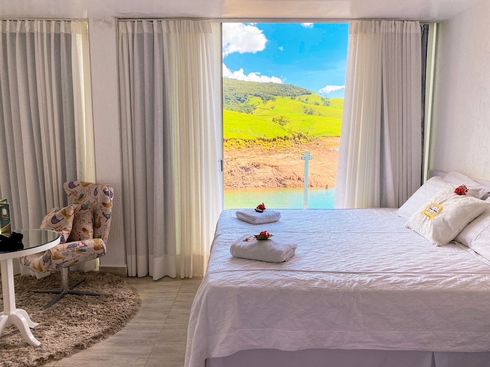 Quadruple Room, Lake View photo 2