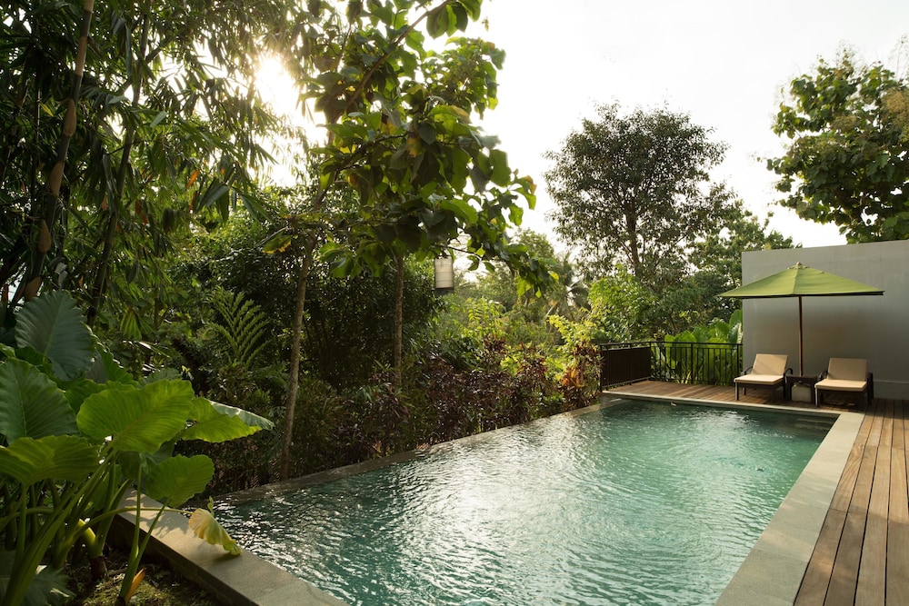 Exclusive Modern Pool Villa