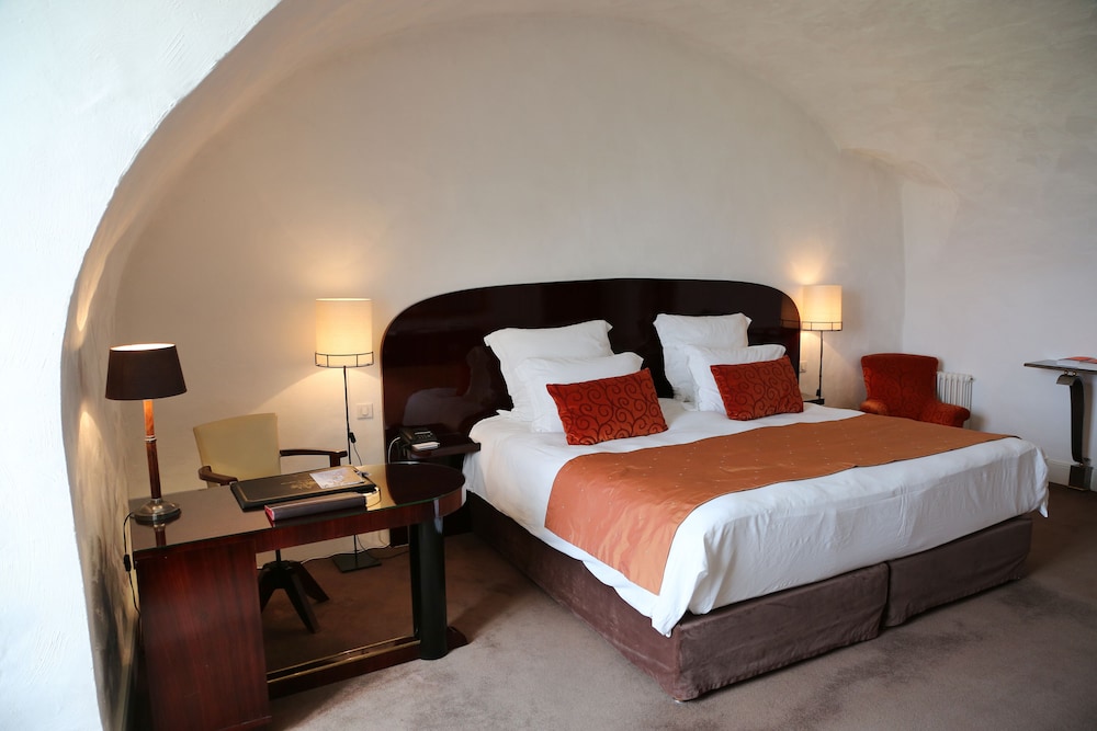 Signature Suite - Photo 5