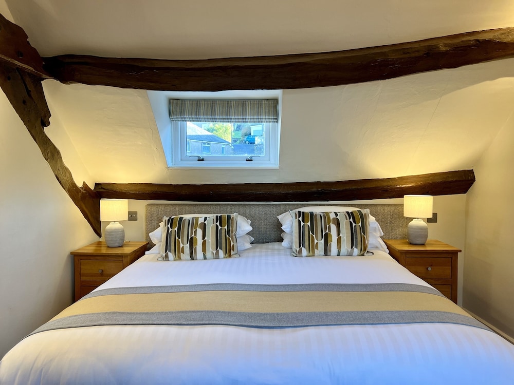 Superior Double or Twin Room, Ensuite, Sea View (Room 3 Caernarvon) photo 3