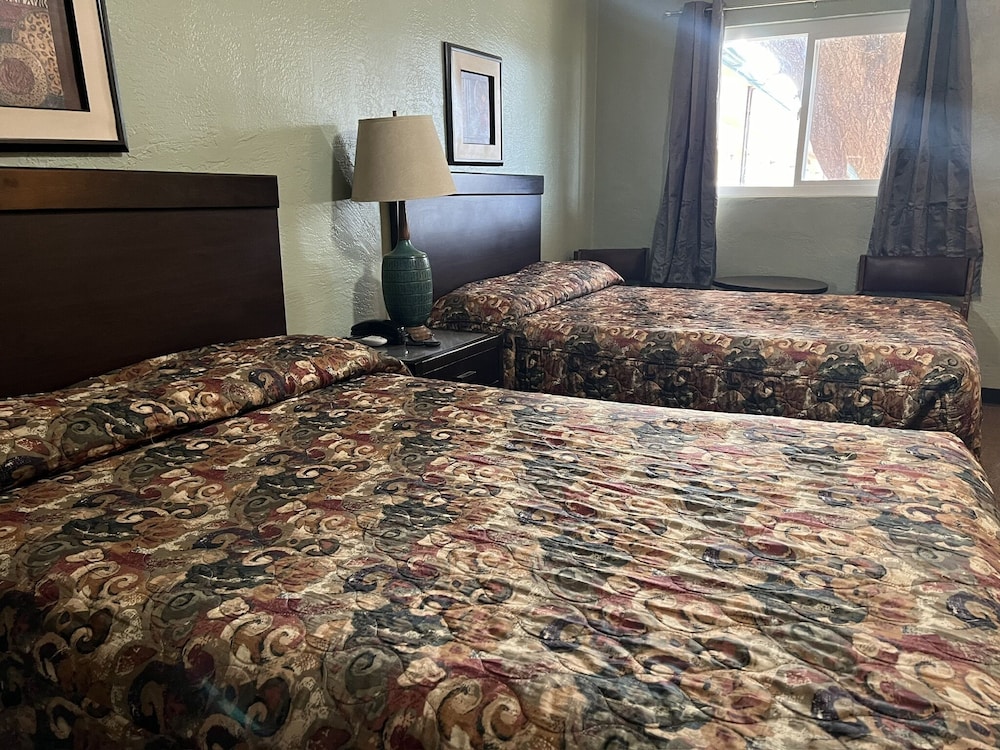 Basic Quadruple Room photo 1