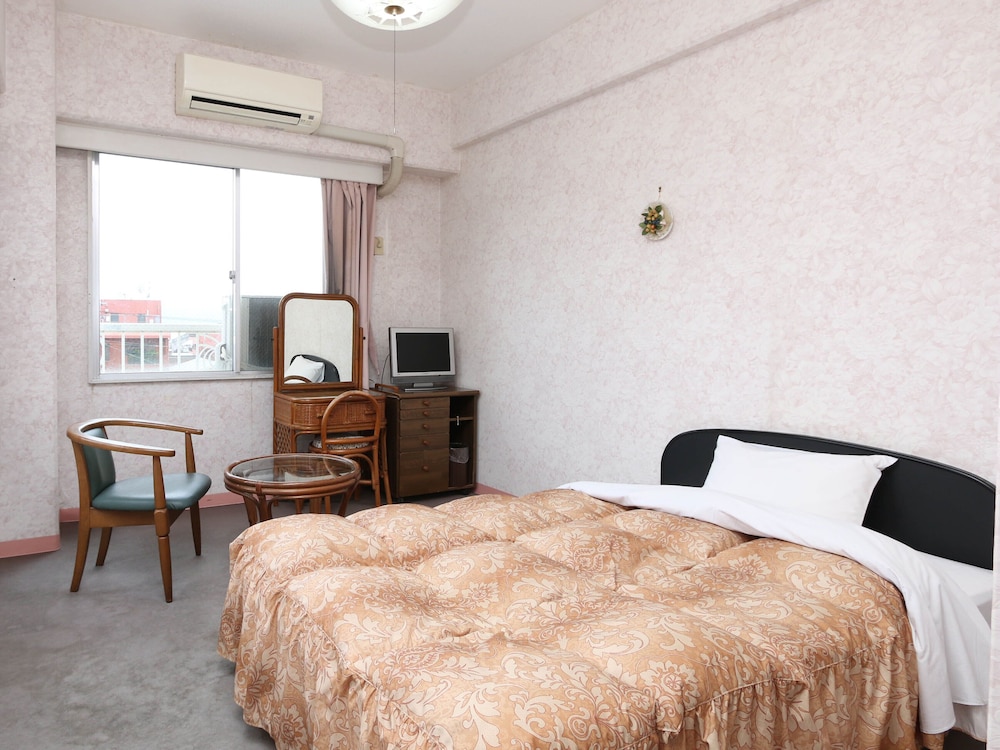Single Room, Smoking