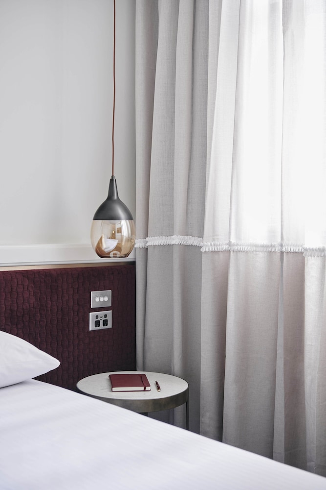 Premier Twin Room (Perkins, Weekly Housekeeping) - Photo 2