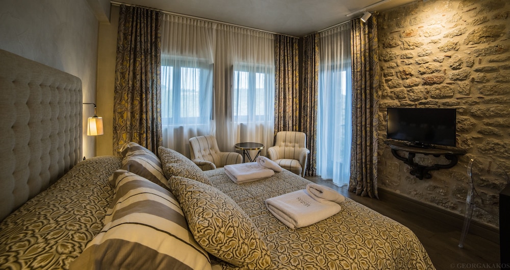 Deluxe Double Room, 1 King Bed, Non Smoking, Balcony photo 2