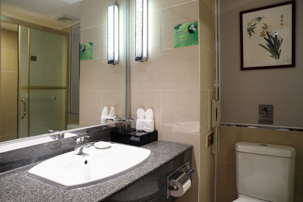 Huaxia Elegant River View Twin Room - Photo 7