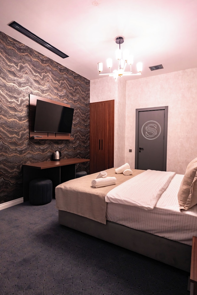 Economy Room, 1 King Bed
