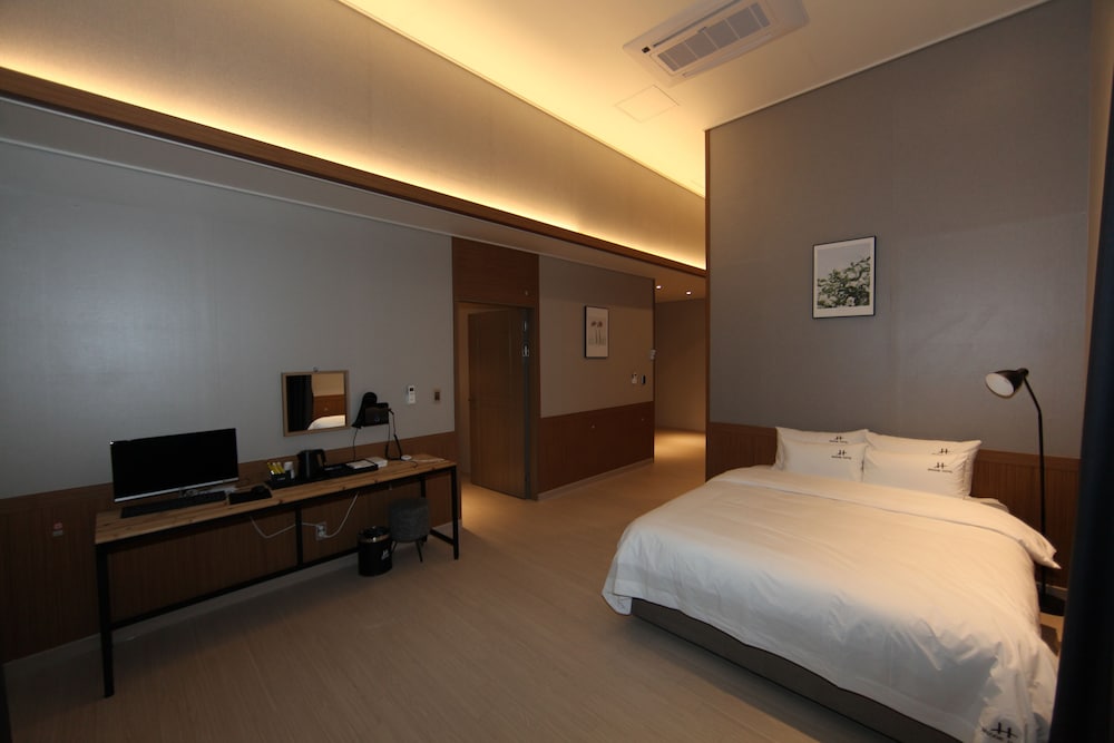 Room (VIP Ocean Bridge) - Photo 2