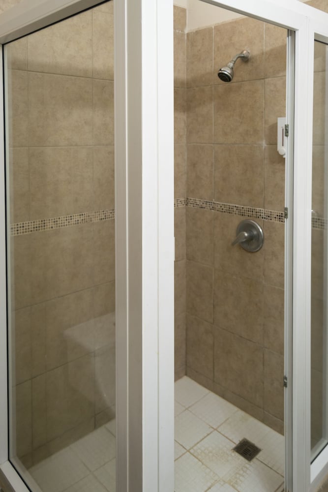 Deluxe Room, 2 Queen Beds photo 3