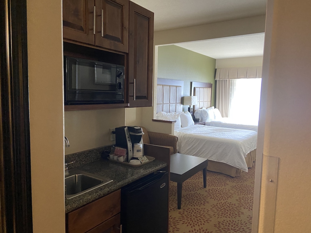 Suite, Multiple Beds, Balcony (Wet Bar) - Photo 4