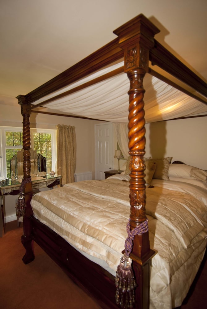 Four Poster Room photo 1