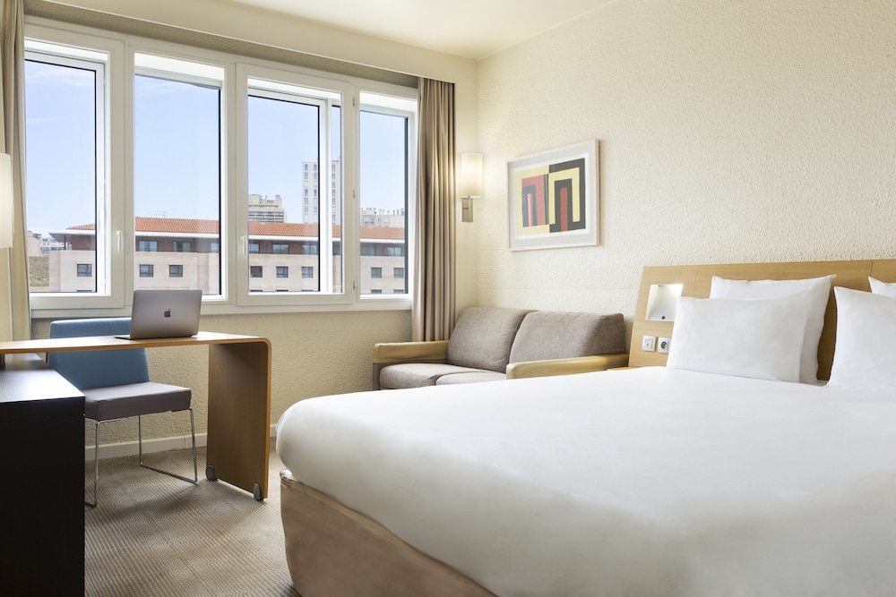 Superior Room, 1 King Bed With Sofa Bed, Non Smoking photo 1