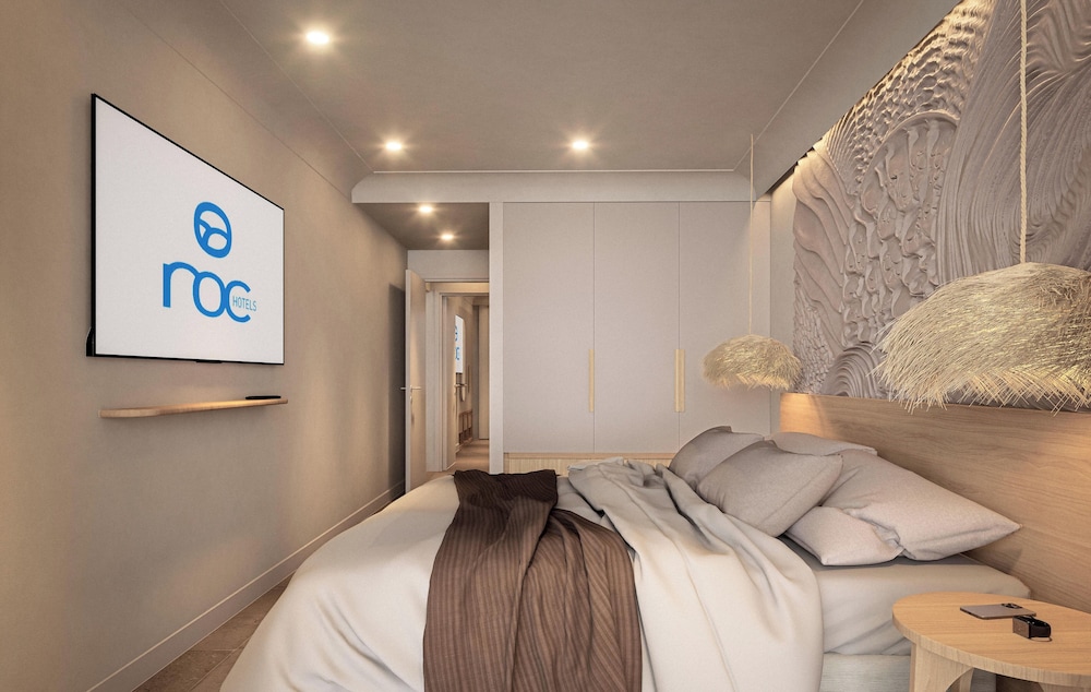 Suite, 2 Bedrooms, Poolside (3 + 1 Child free)
