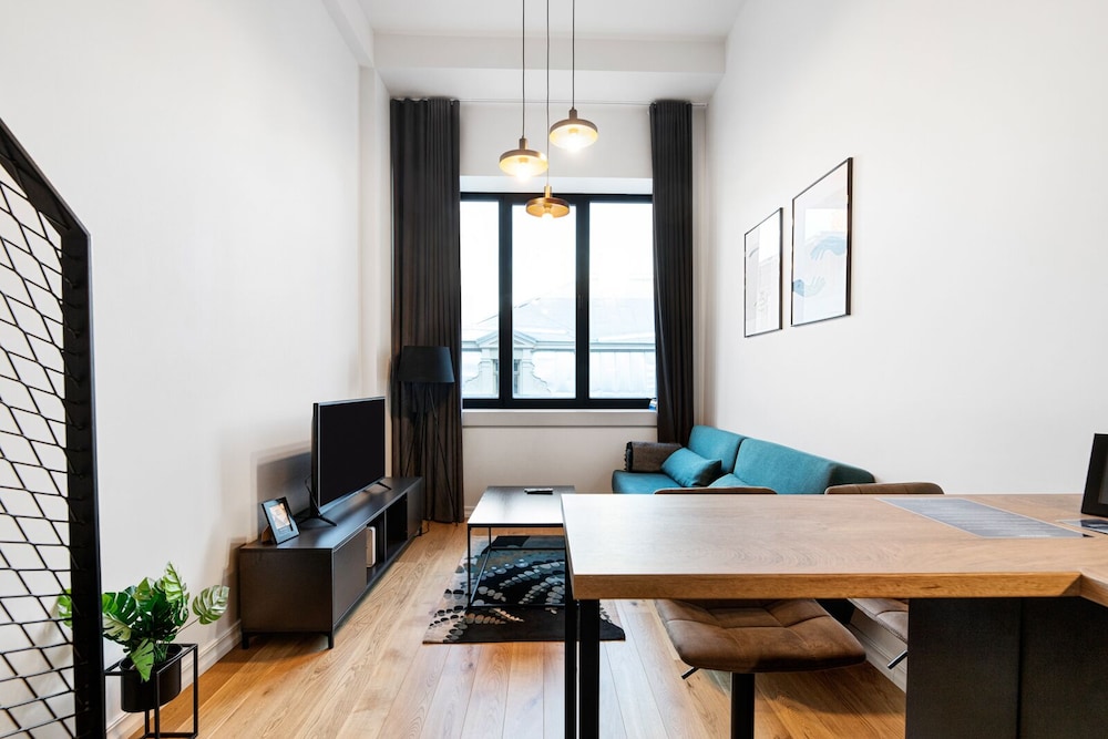Basic Loft, 1 Queen Bed with Sofa bed (Homey Studio - Loft for 3) - Photo 7