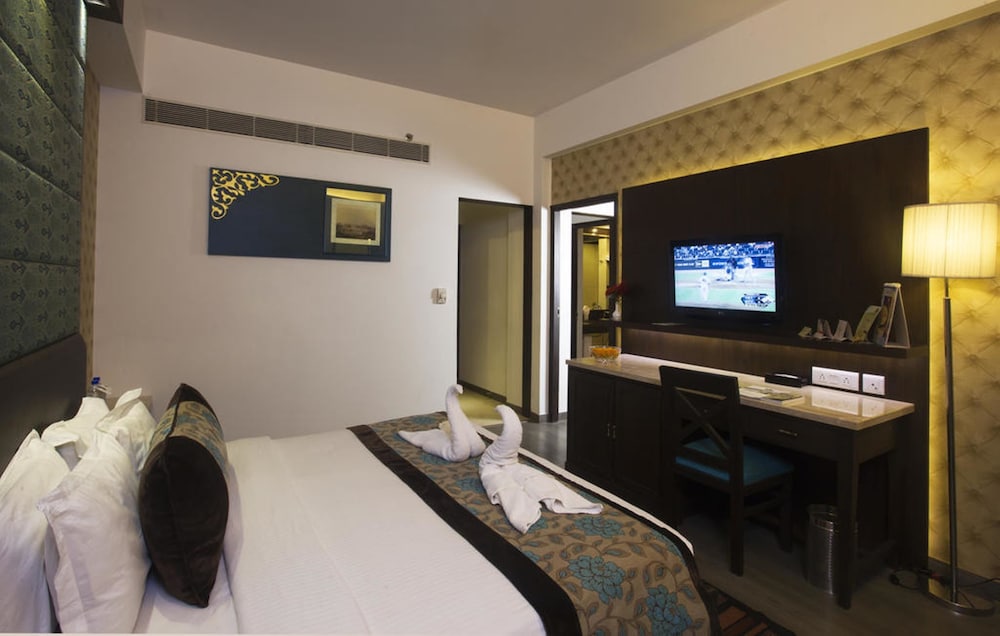 Royal Club room - Photo 1